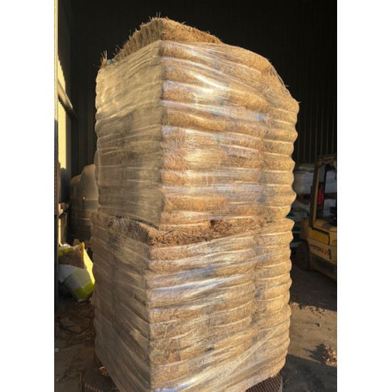 Super Compressed Meadow hay pallet 