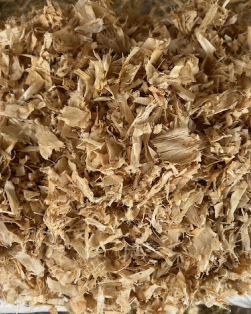 White medium flake shavings pallet of 48 bales 