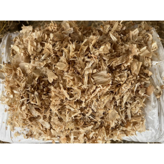 White medium flake shavings pallet of 48 bales 