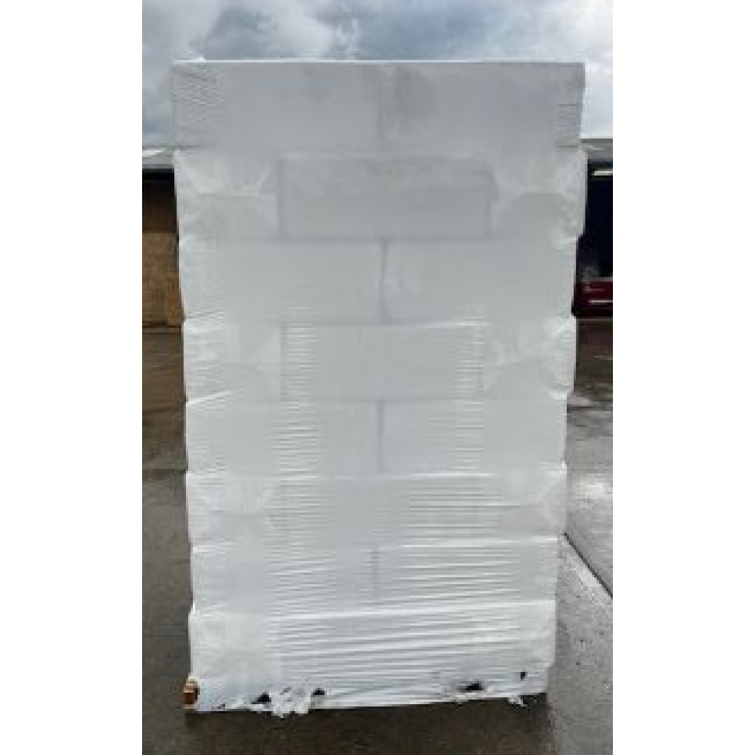 White Medium Flake shavings pallet