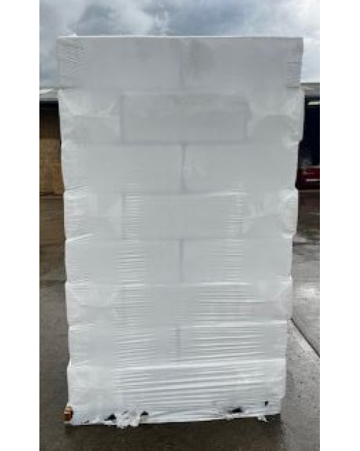 White medium flake shavings pallet of 48 bales 